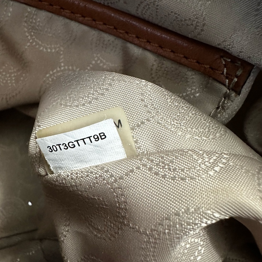Michael Kors Jet Set Drawstring Bag - Picture 4 of 7